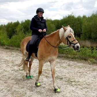 FLOATING BOOTS TEST / HUUR