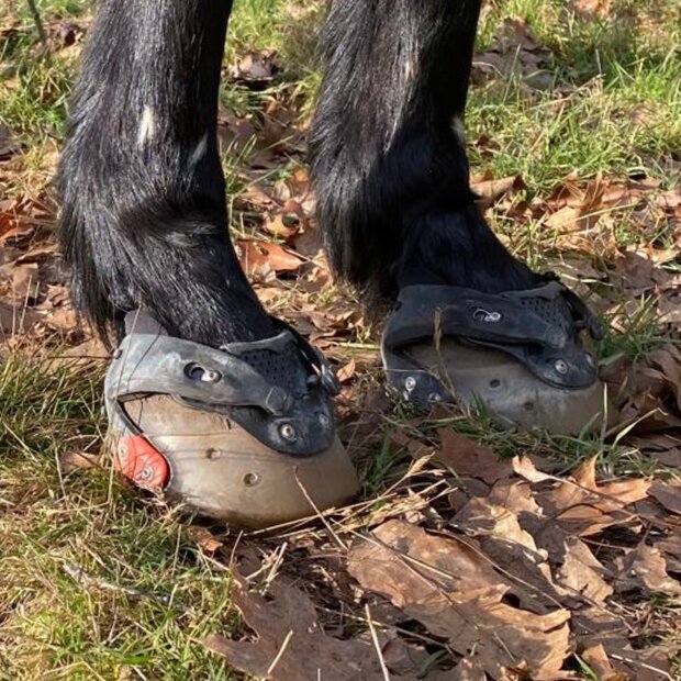 FLOATING BOOTS TEST / HUUR